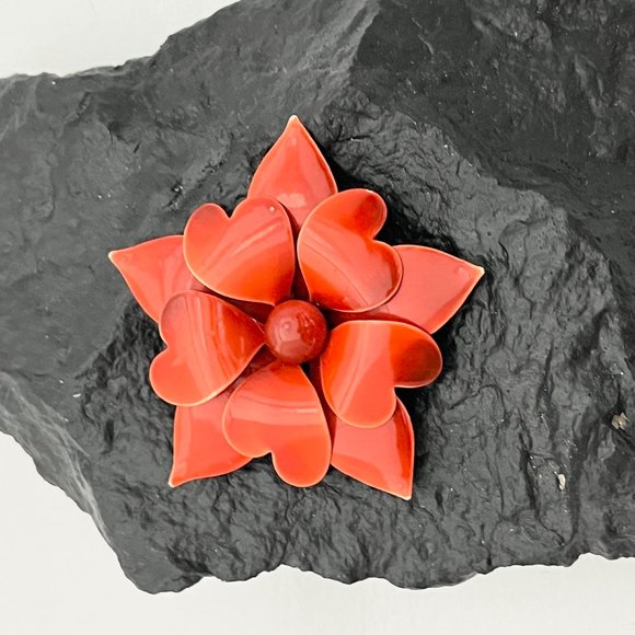 VIBRANT RUST COLOR ENAMEL Brooch, Floral Pin, Heart Shaped Petals, Approx 7cm - Picture 4 of 6